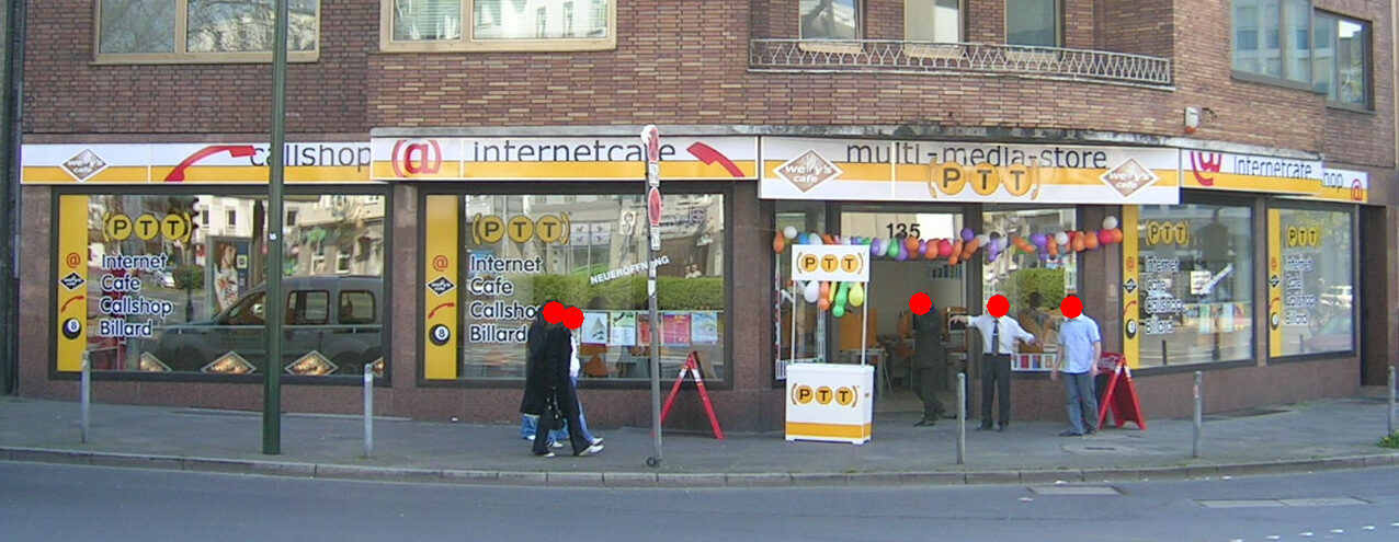 Internetcafé-Filiale (PTT multi-media-store) mit Callshop und Billard